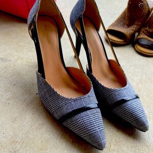 Grey and black, sexy business heels. ann toylor. Size 7. never worn